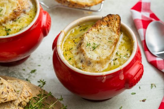 Gegratineerde uiensoep